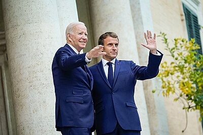 Which award did Emmanuel Macron receive in 2014?