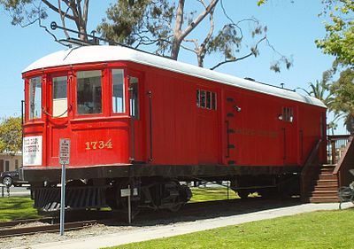 How many miles of track did the Pacific Electric Railway Company have at its peak?