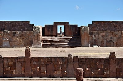 What type of structures are found in Tiwanaku?
