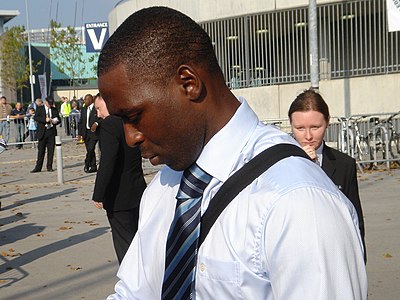In which team did Andy Cole end his professional football career?