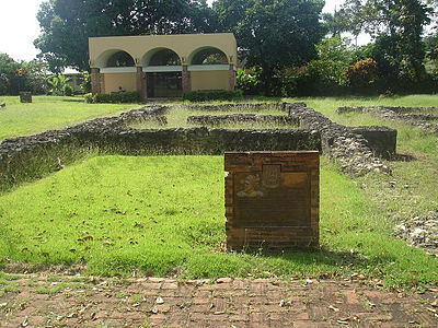 Who authorized Juan Ponce de León to explore the island of Puerto Rico?