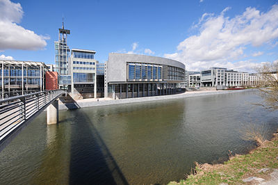 Which educational institution is found in Sankt Pölten?