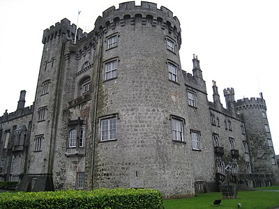 What is the name of the former Bishop's Palace in Kilkenny?