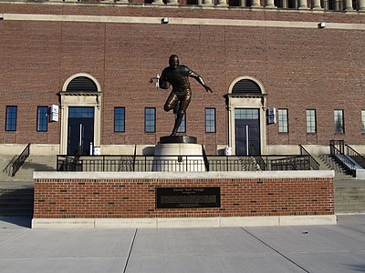 Red Grange played college football for which university?