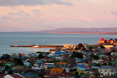 What type of climate does Punta Arenas have due to its location?