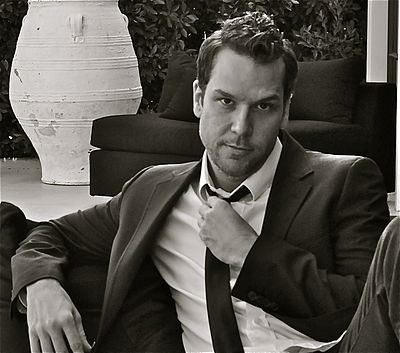 What did Dane Cook use to build a large fan base?