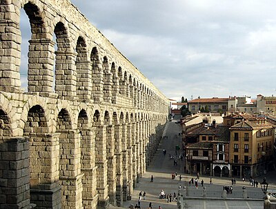 What geographical feature is Segovia near?