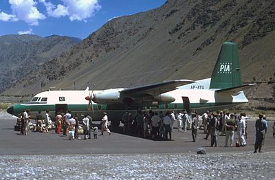 How many domestic destinations does Pakistan International Airlines service?