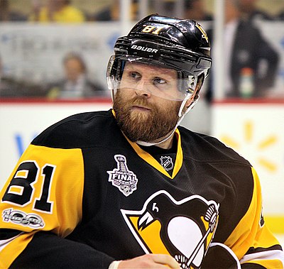 Which award did Phil Kessel receive at the 2014 Winter Olympics?