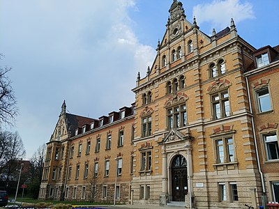 How many Nobel laureates is the University of Tübingen associated with?