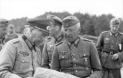 In which battle did Manstein's strategy result in a German victory and Soviet defeat in 1943?