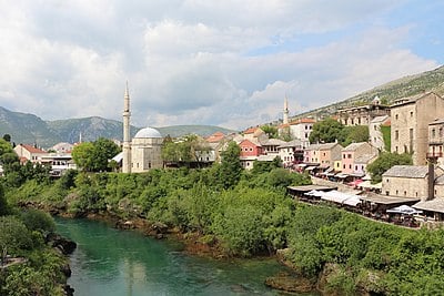 Which river flows through Mostar?