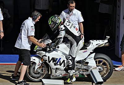 What team was Cal Crutchlow racing for when he won his third premier class win in Argentina?