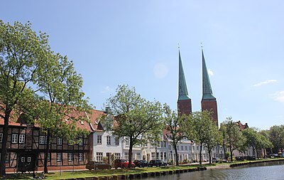 Lübeck shares a border with  [url class="tippy_vc" href="#9042"]Stormarn[/url], [url class="tippy_vc" href="#1888161"]Krummesse[/url] & [url class="tippy_vc" href="#8661"]Nordwestmecklenburg District[/url]. [br] Can you guess which has a larger population?