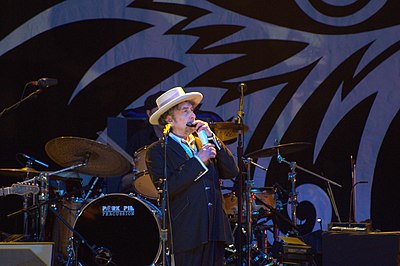 Bob Dylan's Twitter followers increased by 5,237 between Jan 7, 2021 and Jan 8, 2022. Can you guess how many Twitter followers Bob Dylan had in Jan 8, 2022?