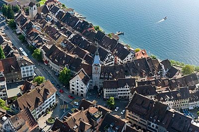 Zug is twinned with which city or administrative body?