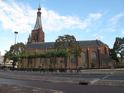 Which university is located in Tilburg?