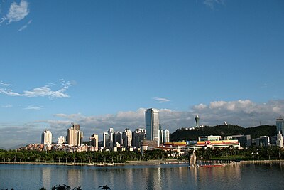 What is Xiamen's classification in terms of its city size?