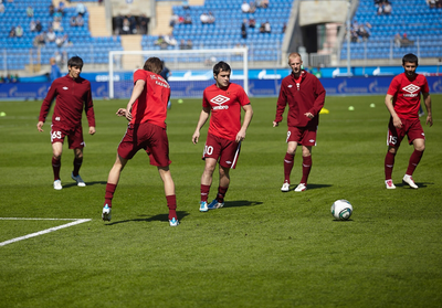 What is the predominant color of FC Rubin Kazan's home kit?