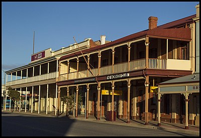 The slowing economic situation in Broken Hill started around which decade?