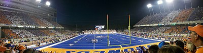 What is the unique feature of the playing surface at Albertsons Stadium?