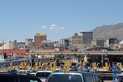 What is the main airport serving Ciudad Juárez?