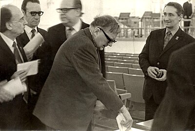 How many operas did Shostakovich complete?