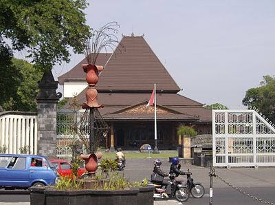 Is Solo a common term used for Surakarta?