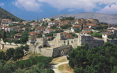 What type of climate does Berat experience?