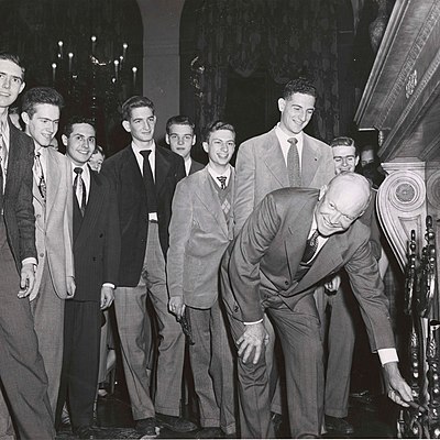 What is Dwight D. Eisenhower's height?