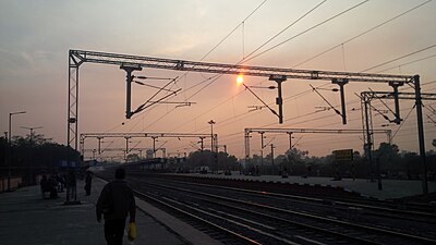 What structure connects Hajipur to Patna?