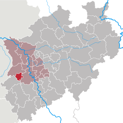 Which city is halfway between Mönchengladbach and the Dutch border?
