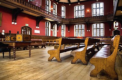Which famous British actor debated at the Oxford Union in 1964?