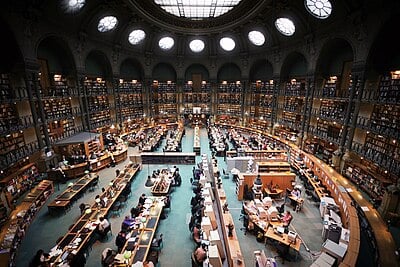 How does the Bibliothèque nationale de France make its collections available to the public?