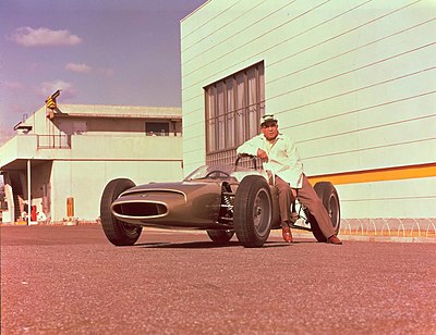 What was Soichiro Honda's first job in the automotive industry?