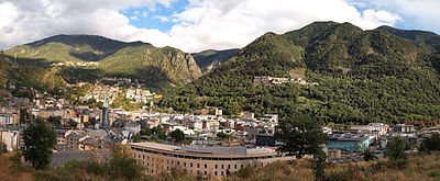 What is the name of Andorra la Vella's main shopping street?