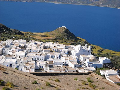 Which famous statue was discovered on Milos?