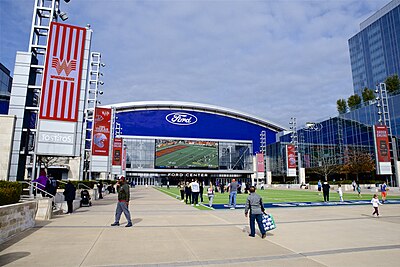 What notable sporting facility is located in Frisco?