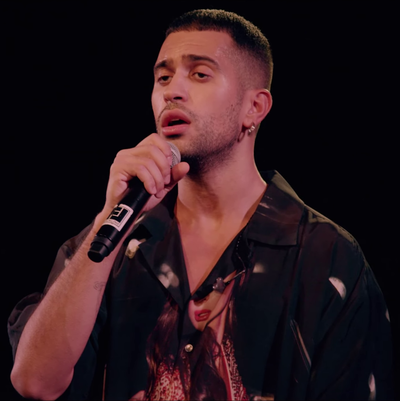 Who were the hosts when Mahmood finished in sixth place in Eurovision?