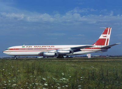 What is the hub of Air Mauritius?