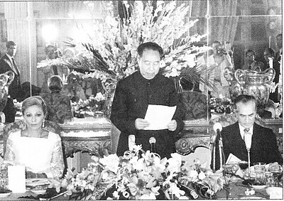 Which party veterans led to the loss of Hua Guofeng's position of paramount leader?