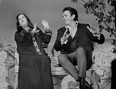 Cass Elliot performed at which famous music festival?
