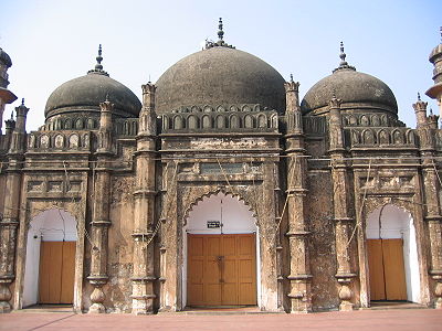 Which of these buildings is not from the Mughal period in Dhaka?
