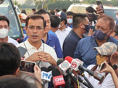 What were the circumstances of Isko Moreno's childhood?