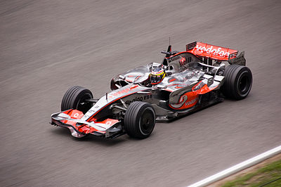 Which car number did Pedro de la Rosa commonly use in Formula One?