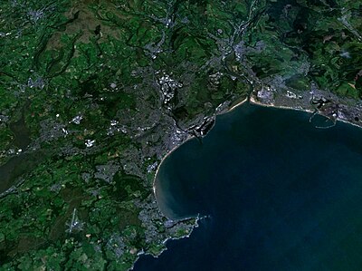Which river flows through Swansea?