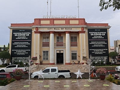 How many administrative districts are there in Davao City?