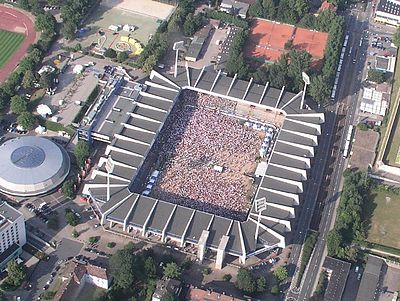 What is the name of VfL Bochum's home stadium?