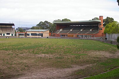 What is the capacity of York Park, Hawthorn's second home ground in Launceston?