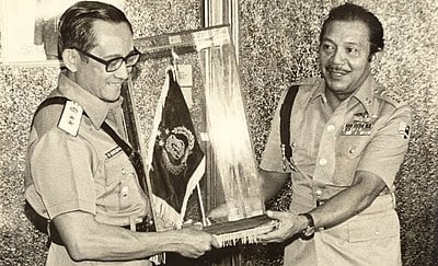 Fidel V. Ramos was notable for promoting peace talks with which group?